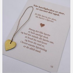 Lille hjerte i messing  for dem, du brer i hjertet (A6 kort og messing ophng)