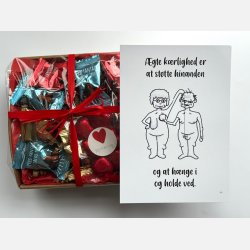 �gte k�rlighed er at st�tte hinanden | Valentinskurv med chokolade og A5 kort (F�rdigpakket gavekurv)