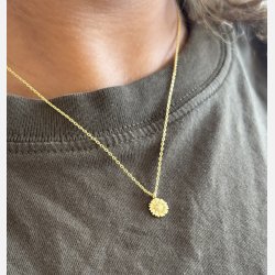 Solsikke halsk�de med vedh�ng | forgyldt messing (40+5cm)