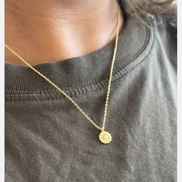 Solsikke halsk�de med vedh�ng | forgyldt messing (40+5cm)