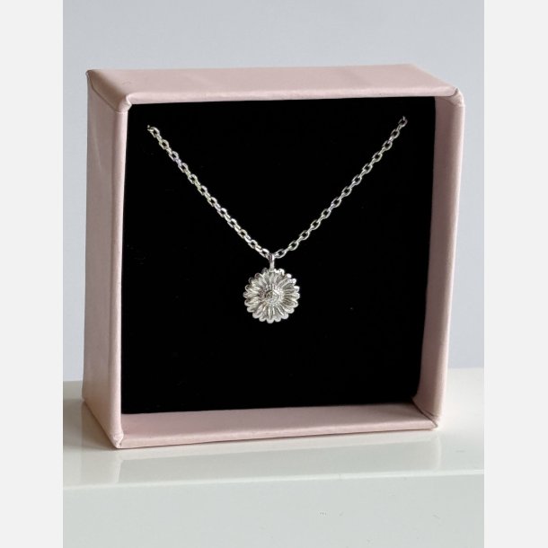 Solsikke halsk�de med vedh�ng | fors�lvet messing (40+5cm)