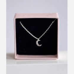 Halsk�de med m�nevedh�ng | fors�lvet messing (40+5cm)