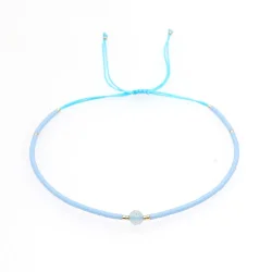 Lily armbnd (lys bl miyukiperler og lille bl chalcedon sten)