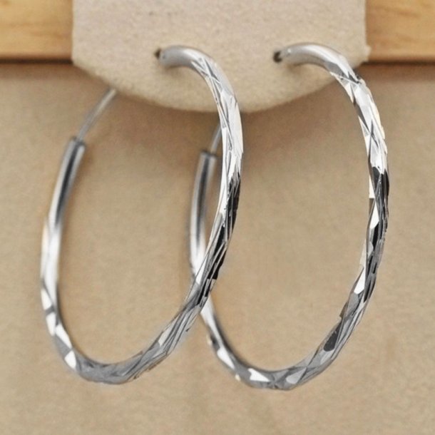 Ava hoops med Geometrisk struktur (Forgyldt og fors�lvet) 40mm UDEN smykke�ske