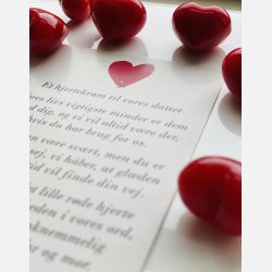 Hjertekram til VORES datter  (Lille rdt glashjerte og tilhrende A7 kort)