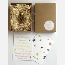 Lille astronaut | messingfigur og A7-kort | mod og styrke