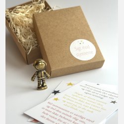 Lille astronaut | messingfigur og A7-kort | mod og styrke