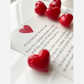 Hjertekram til VORES sn  (Lille rdt glashjerte og tilhrende A7 kort)