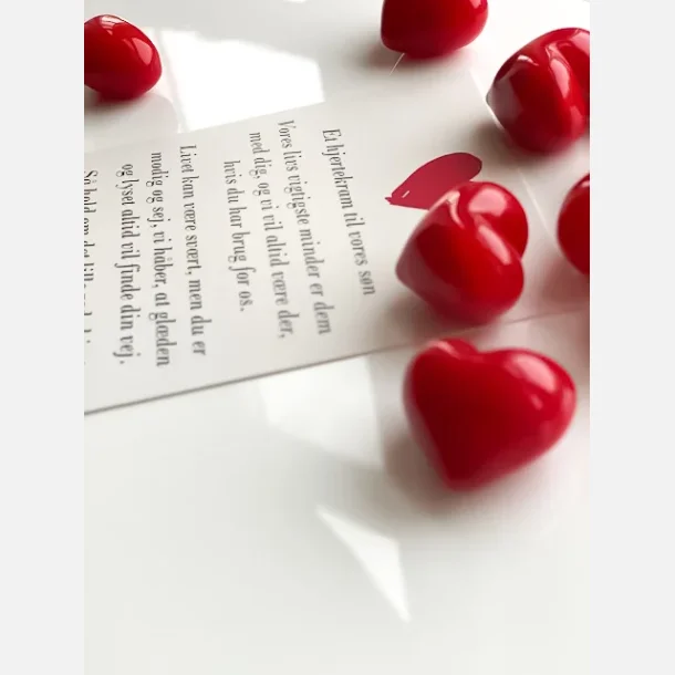 Hjertekram til VORES sn  (Lille rdt glashjerte og tilhrende A7 kort)