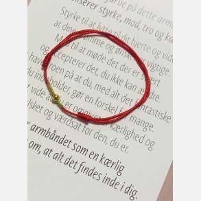 Rdt armbnd med tilhrende A6 kort (red string) (Lys rd, tekst 2, styrke, mod, tro og krlighed)