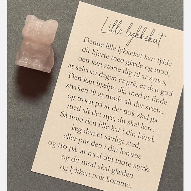 Lille lykkekat (Rosakvarts) vlg mellem 2 tekster