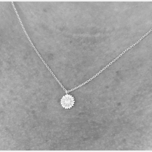 Solsikke halsk�de med vedh�ng | fors�lvet messing (40+5cm)