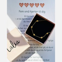 Fem sm� hjerter | Forgyldt armb�nd og A5 kort til konfirmand