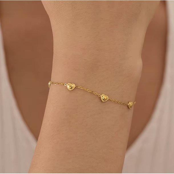 Fem sm� hjerter | Forgyldt armb�nd og A5 kort til konfirmand