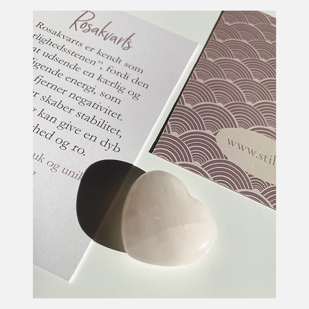 Rosakvarts hjertesten med A7 kort 