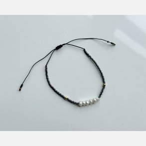 Justerbart armb�nd med perler (Gr�) UDEN smykke�ske