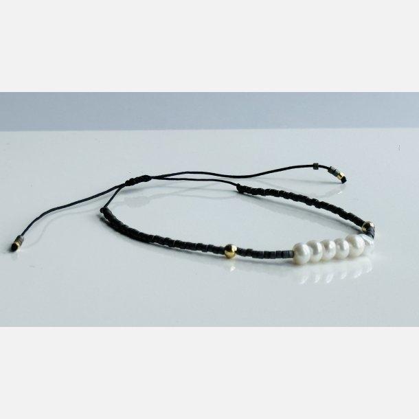 Justerbart armb�nd med perler (Gr�) UDEN smykke�ske