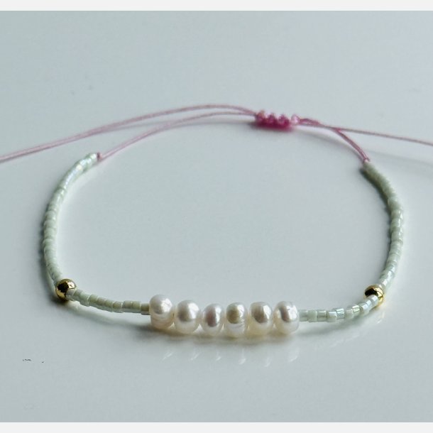 Justerbart armb�nd med perler (Lys mint) UDEN smykke�ske