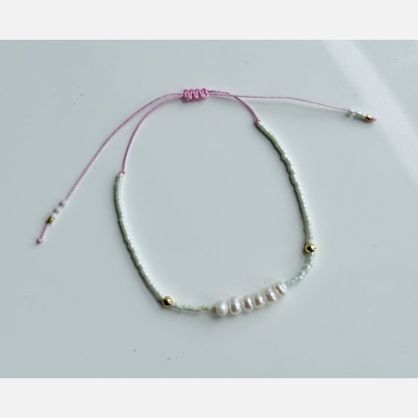 Justerbart armb�nd med perler (Lys mint) UDEN smykke�ske