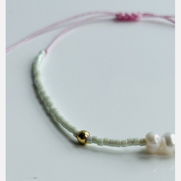 Justerbart armb�nd med perler (Lys mint) UDEN smykke�ske