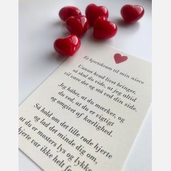 Hjertekram til min niece fra MOSTER (Lille rdt glashjerte og tilhrende A7 kort)