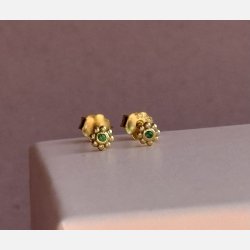 Tiny bloom (forgyldte m. grn zirkonia) UDEN SMYKKESKE