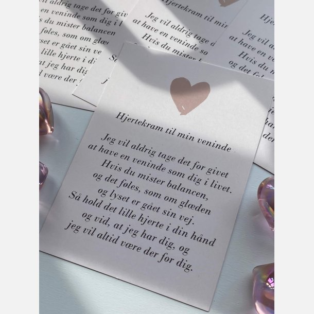 Hjertekram til min veninde (Lille lyserdt glashjerte og tilhrende A7 kort)