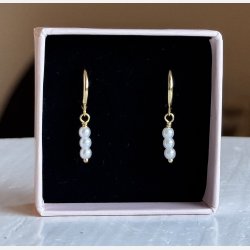 Ina creoler med 3 sm perler (forgyldte) UDEN SMYKKESKE