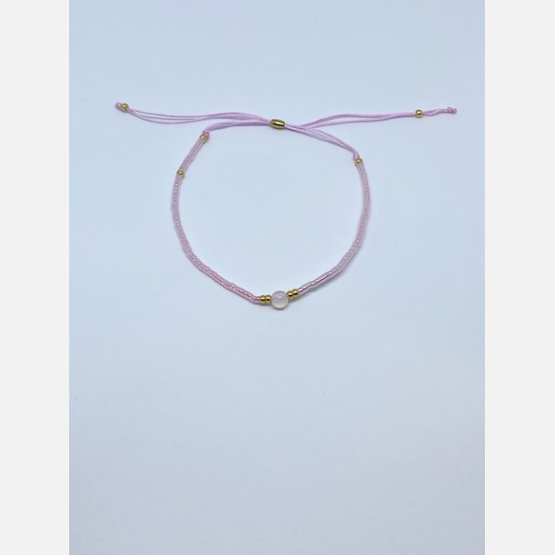 Lily armbnd (rosa miyukiperler og lille rosakvarts sten)