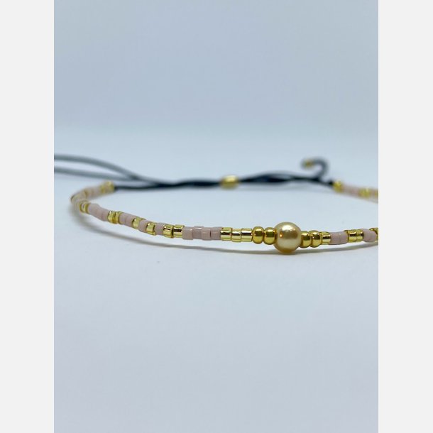 Lily armbnd (lys rosa og guld miyukiperler)