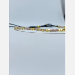 Lily armbnd (lys rosa og guld miyukiperler)