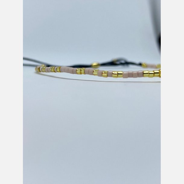 Lily armbnd (lys rosa og guld miyukiperler)