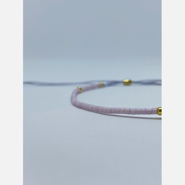 Lily armbnd (lys rosa/lavendel miyukiperler og rosa chalcedon sten)